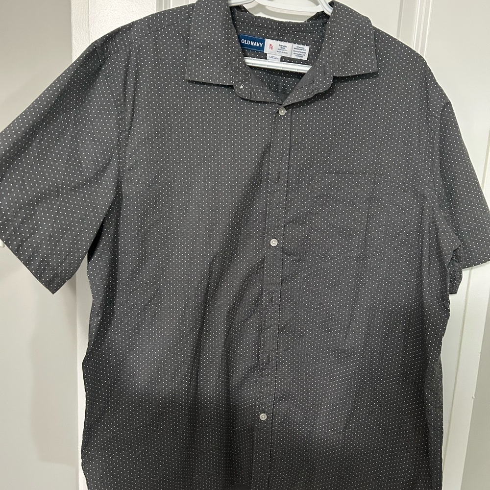 Old Navy Men's Dark Gray Polka Dot Shirt